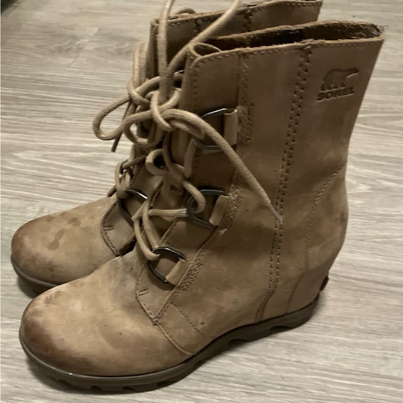 BNWT Sorel “Joan of Arctic” wedge booties. - Picture 2 of 5